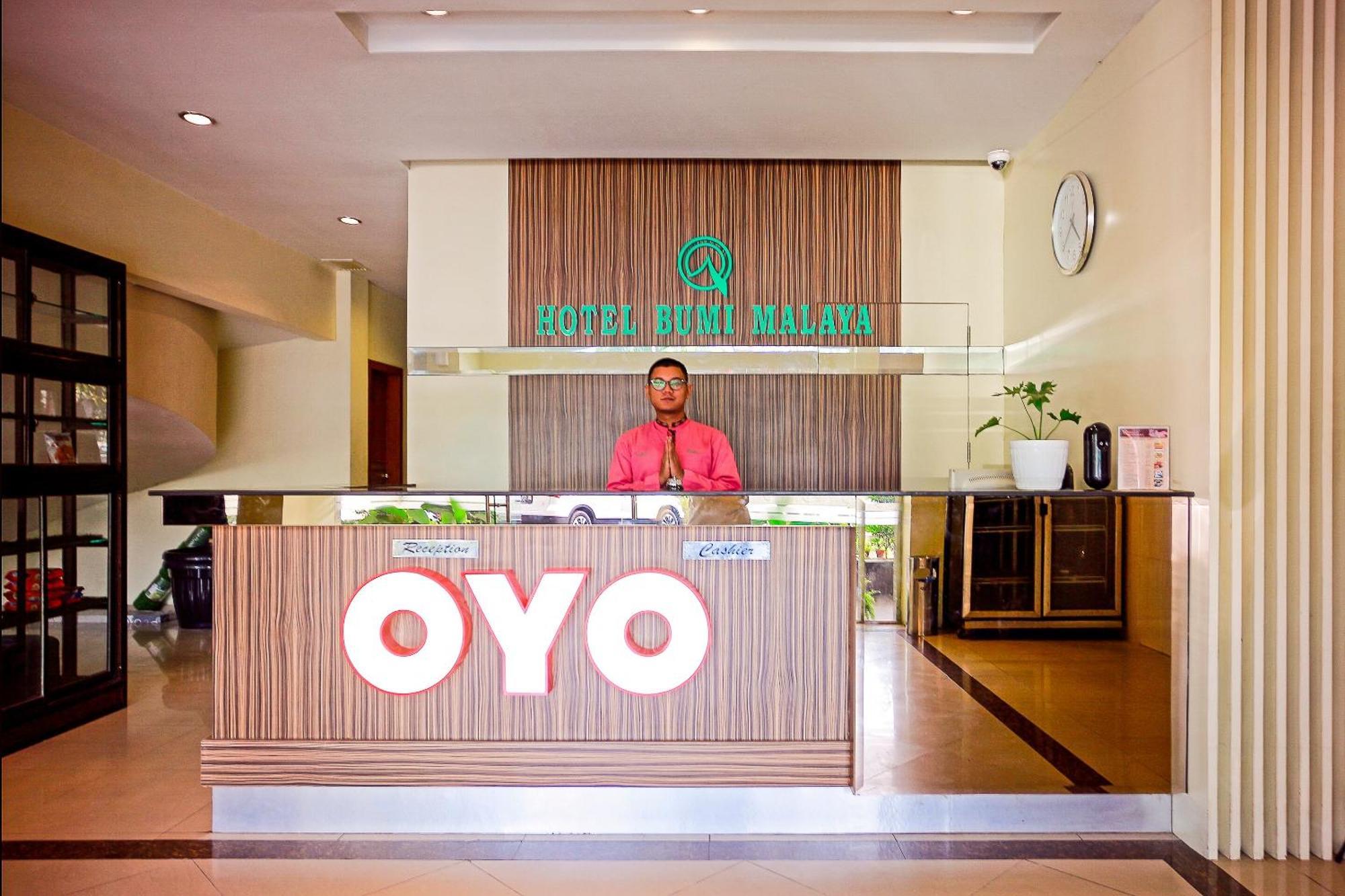 מדאן Oyo 1009 Hotel Bumi Malaya מראה חיצוני תמונה