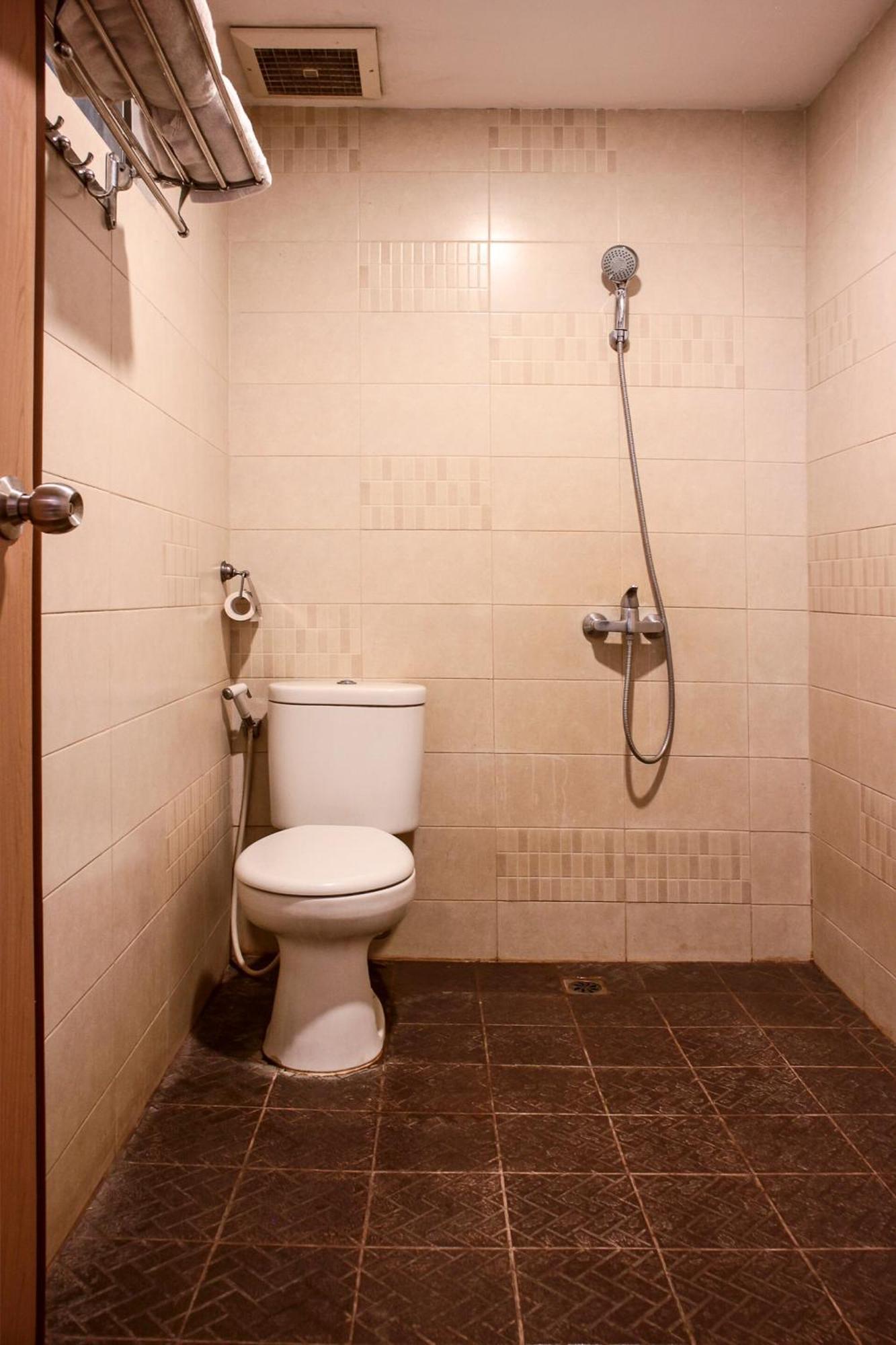 מדאן Oyo 1009 Hotel Bumi Malaya מראה חיצוני תמונה