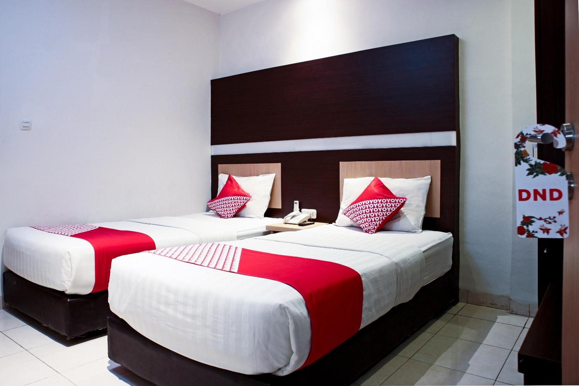 מדאן Oyo 1009 Hotel Bumi Malaya מראה חיצוני תמונה